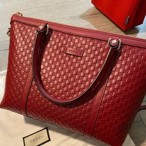 💯 percent authentic Gucci Micro Guccissima Bag. Worn only 6 times!!